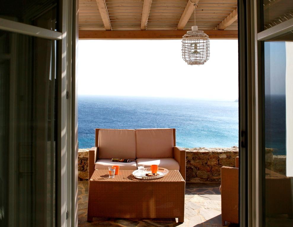 Villa Elia White *