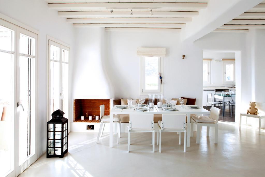 Villa Elia White *