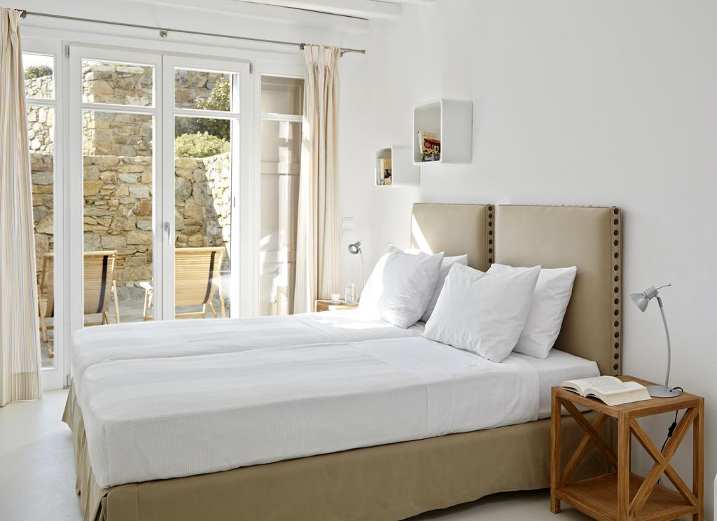 Villa Elia White