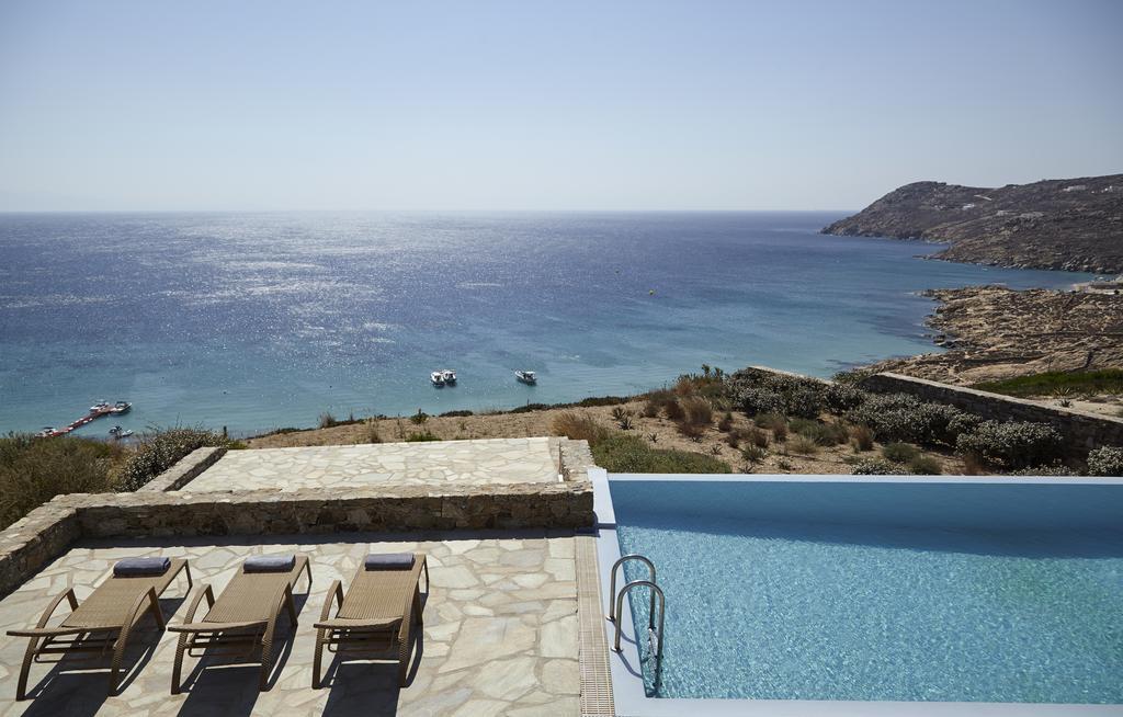 Villa Elia White