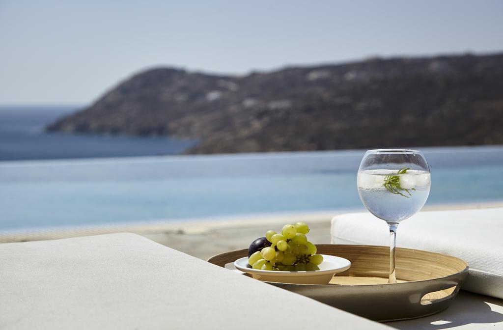 Villa Elia White *