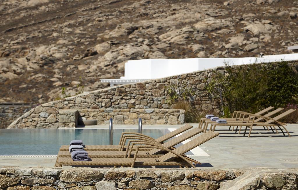 Villa Elia White *