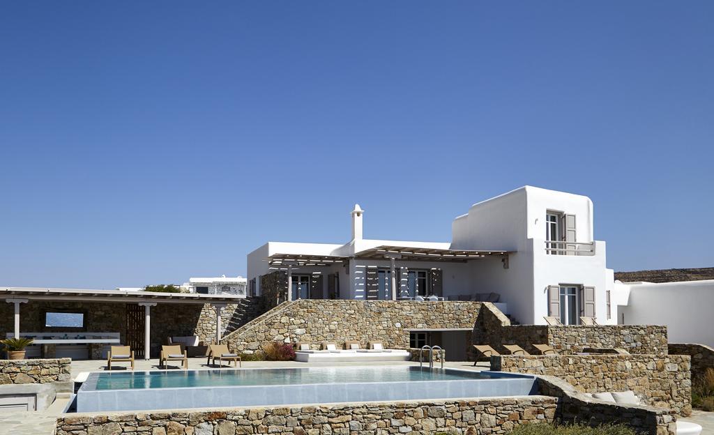 Villa Elia White *